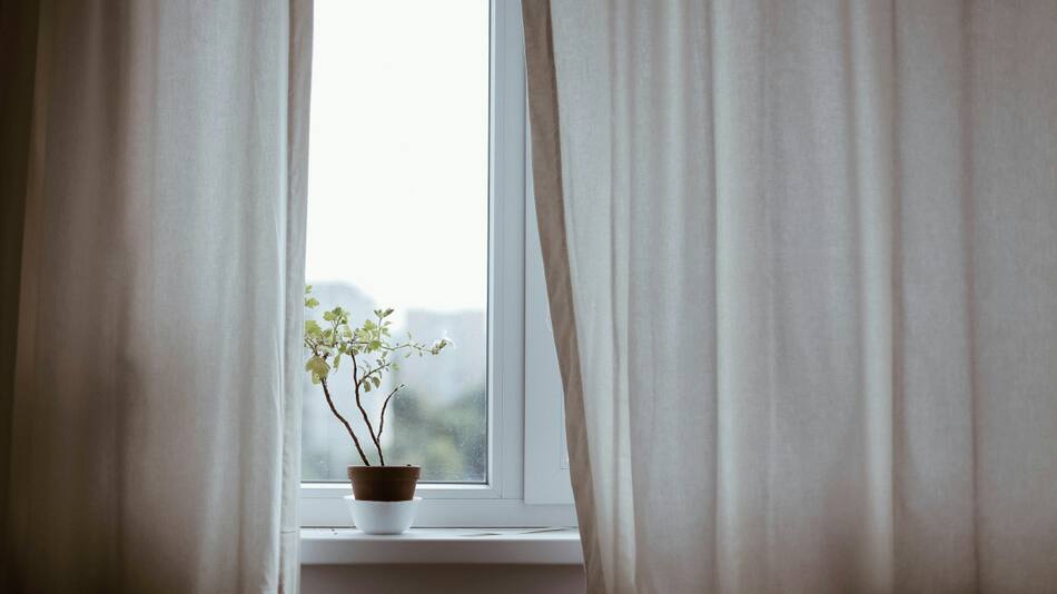 Cortinas, decoración. Foto: Unsplash