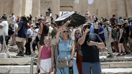 Cierra la Acrópolis de Atenas por la ola de calor que azota Grecia. Foto: EFE.