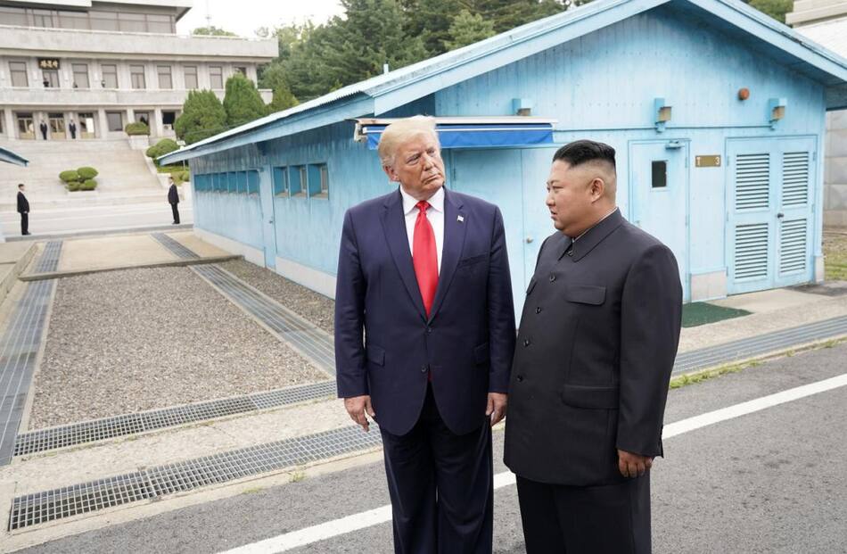Trump hace historia: es primer presidente de EE.UU. en pisar Corea del Norte, Reuters