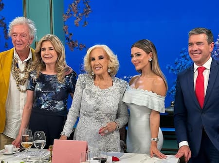 Los invitados que acompañaron a Anderson en "La Noche de Mirtha". Foto: Instagram @evangelinaanderson.