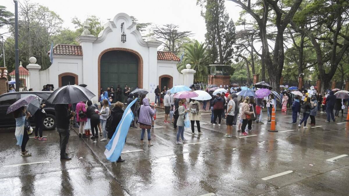Hipotecados por créditos UVA, protesta frente a Quinta de Olivos, Foto NA