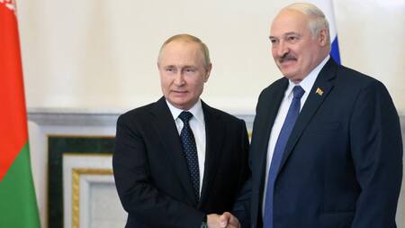 Vladimir Putin y Aleksandr Lukashenko_Reuters