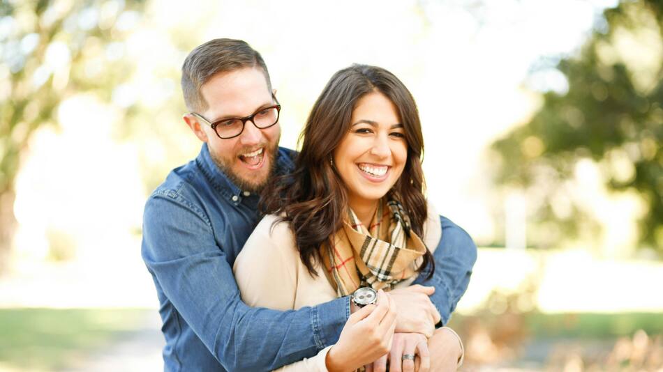 Parejas, enamorados, amor. Foto: Pexels.
