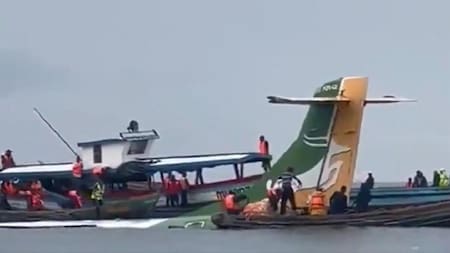 Accidente aéreo en Tanzania, foto captura NTV Kenya, Twitter @ntvkenya