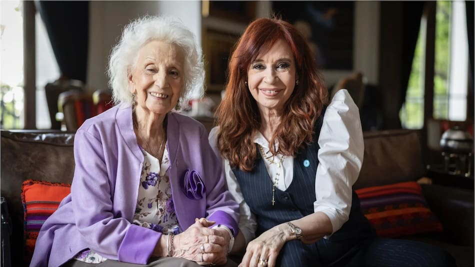 Cristina Kirchner junto a Estela de Carlotto en San José 1111.
