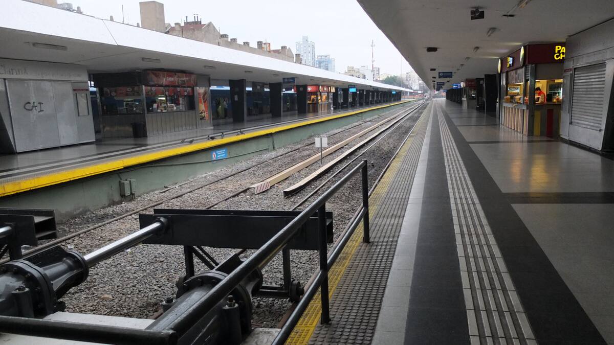 Paro de trenes, estación Once. Foto: NA/Hugo Villalobos