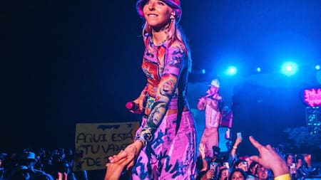 Young Miko en su primer concierto en el Anfiteatro Tito Puente - @itsyoungmiko oficial