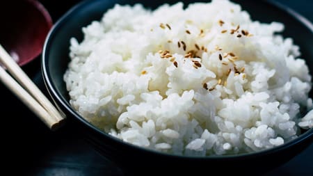 ¿Por qué recomiendan cocinar el arroz con un poco de vinagre? Foto Unsplash
