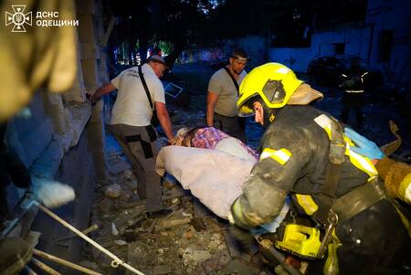 Heridos tras el ataque con drones y misiles de Rusia a Ucrania. Foto: Reuters.
