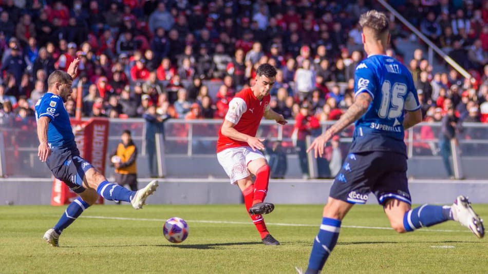 Gol de Soñora ante Vélez. Foto: NA.