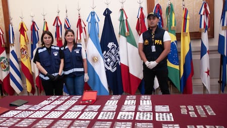 La Argentina le restituyó al Estado Italiano una colección de monedas del Imperio Romano recuperadas por la Aduana