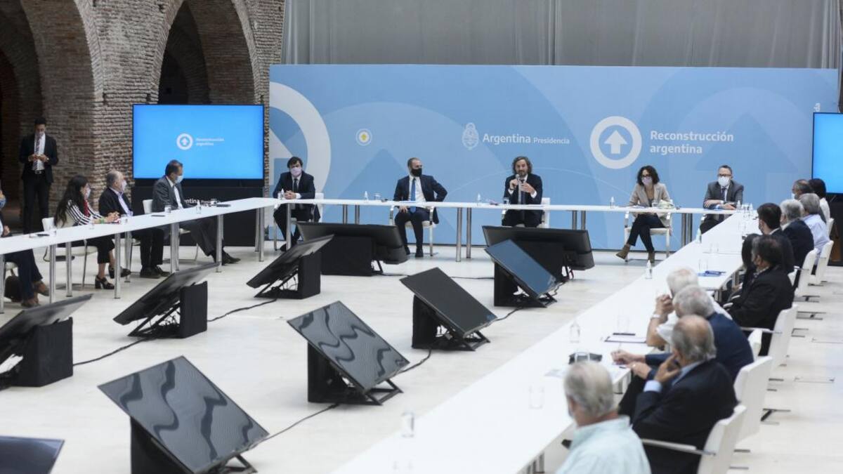 Cafiero junto a los gremios en Casa Rosada, NA
