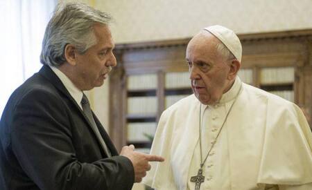 Alberto Fernández y el papa Francisco, foto archivo de encuentro del 2020, NA