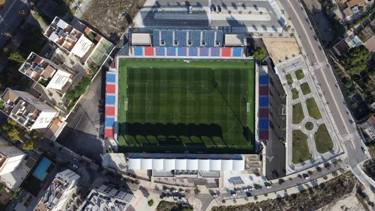 Lionel Messi alcanzó un principio de acuerdo para convertirse en el máximo accionista del Eldense, club de la Segunda División de España.