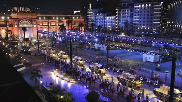 Histórico desfile de momias en las calles de Egipto dejó a todos impresionados