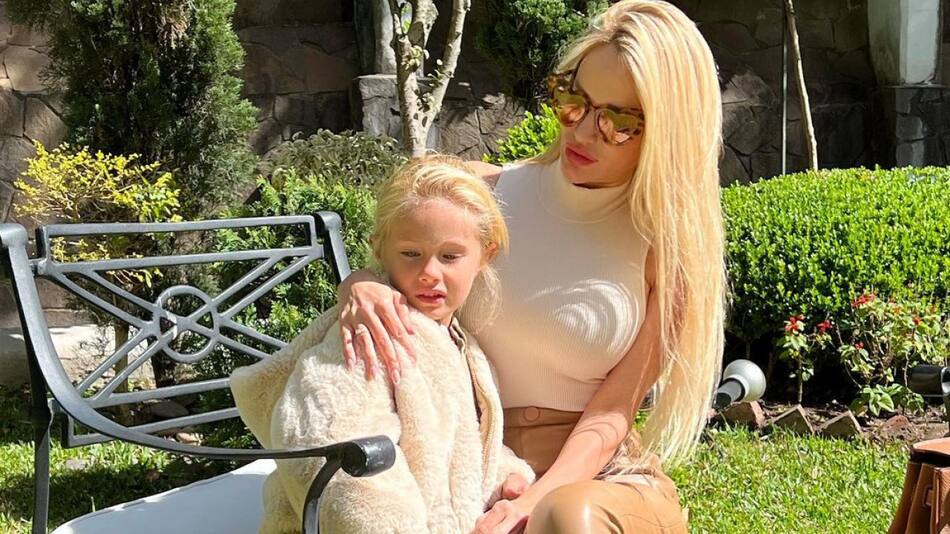 Luciana Salazar junto a su hija. Foto: Instagram.