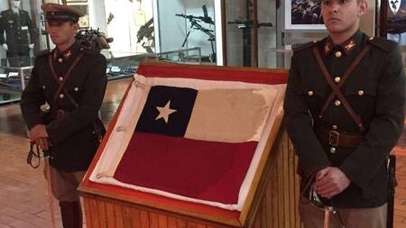 Bandera de Chile restituida
