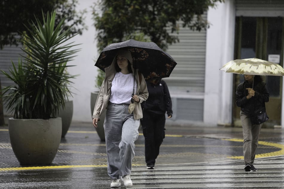 Lluvias y tormentas sobre la Ciudad de Buenos Aires. Foto: NA/DANIEL VIDES.