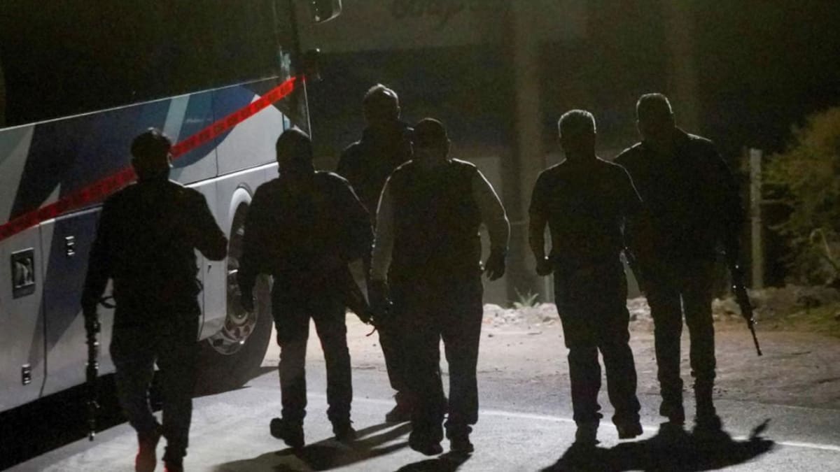 Operativo policial contra narcos. Foto: Juan José Estrada Serafín, Cuartoscuro, El País