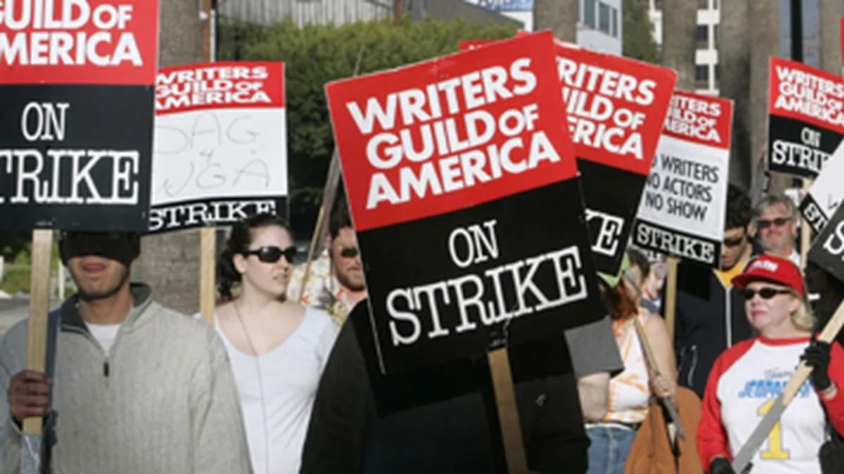 Protesta de guionistas de Hollywood. Foto: Reuters