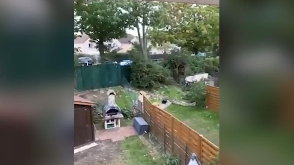 Momento en que la policía mató a terrorista que decapitó a profesor en Francia