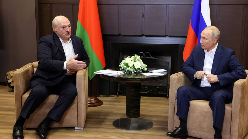Alexandr Lukashenko y Vladimir Putin. Foto: Reuters.