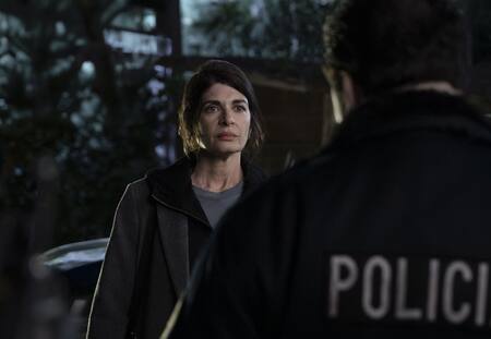 Atrapados sigue la historia de la periodista Ema Garay, encarnada por Soledad Villamil