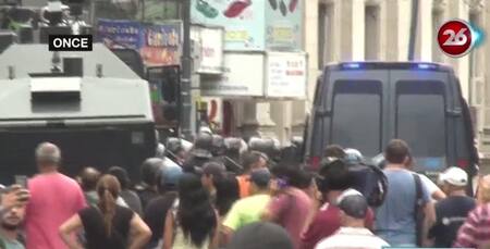 Nuevos incidentes en Once con manteros (Canal 26)