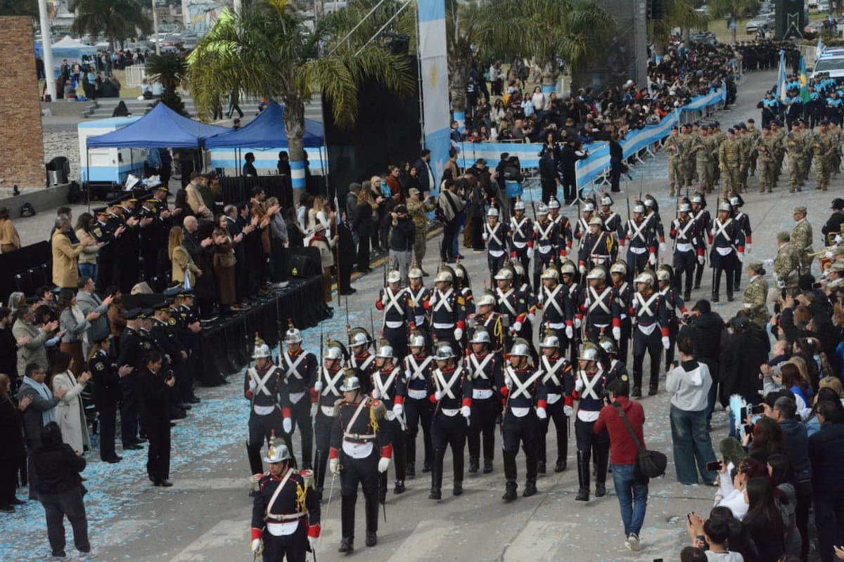 Acto por el Día de la Independencia en Malvinas Argentinas.