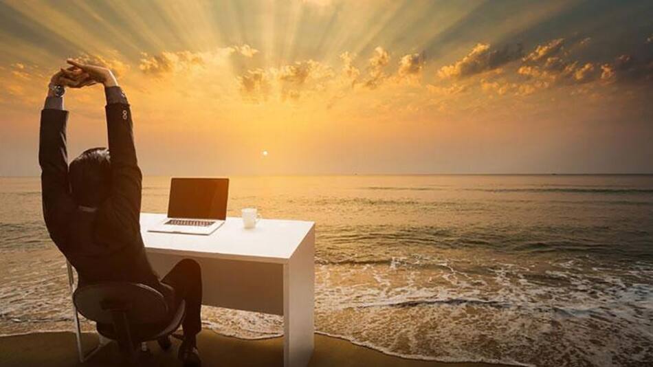 Trabajo y vacaciones, foto para nota de opinion.