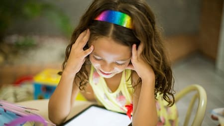 Niños y tecnología. Foto: Unsplash.