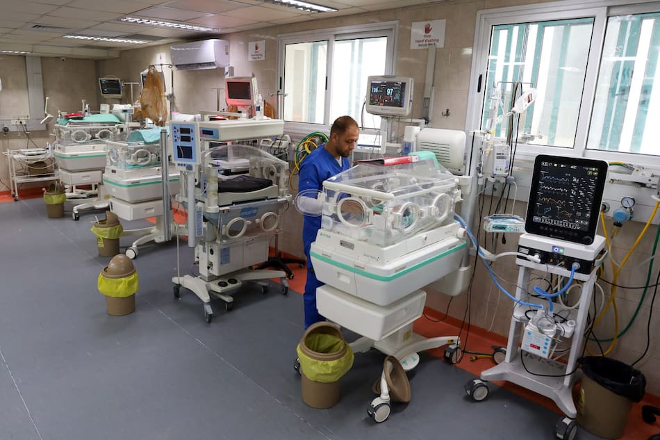 Unidad neonatal del Hospital Nasser en Gaza. Foto: Reuters.