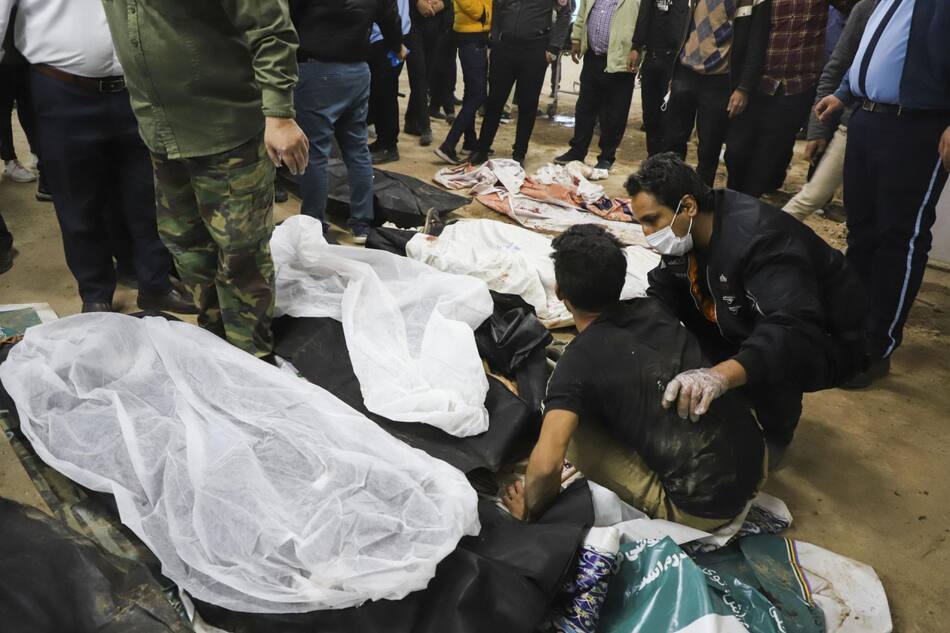Cuerpos de fallecidos en el atentado en Irán. Foto: EFE.