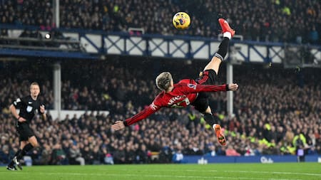 Puskas 2024 de FIFA: así fue el golazo de Alejandro Garnacho al Everton, elegido el mejor del año