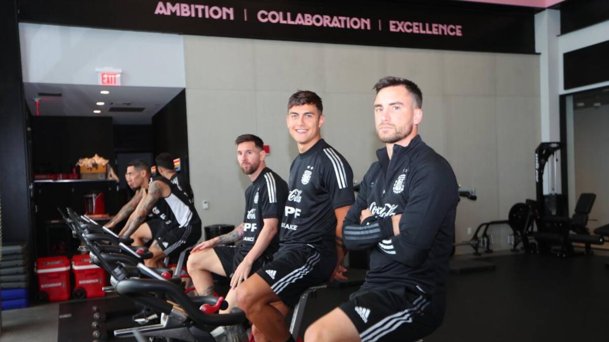 Paulo Dybala junto a sus compañeros en la Selección. Foto: @Argentina.