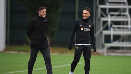 Javier Zanetti y Lautaro Martínez. Foto: Reuters