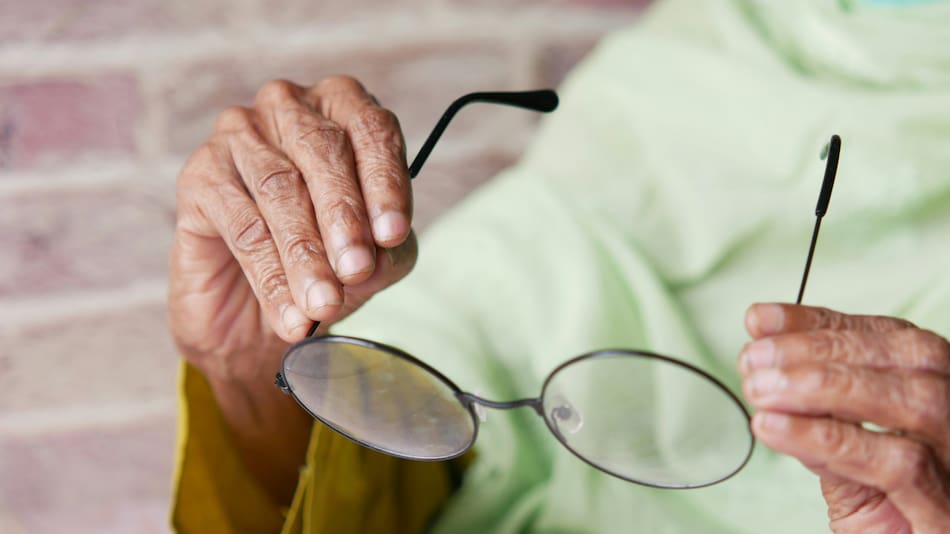 Lo difícil que resulta mantener los anteojos sin rayones. Foto: Unsplash.