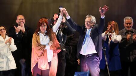 Alberto Fernández y Cristina Fernández de Kirchner en Rosario, Frente de Todos, REUTERS