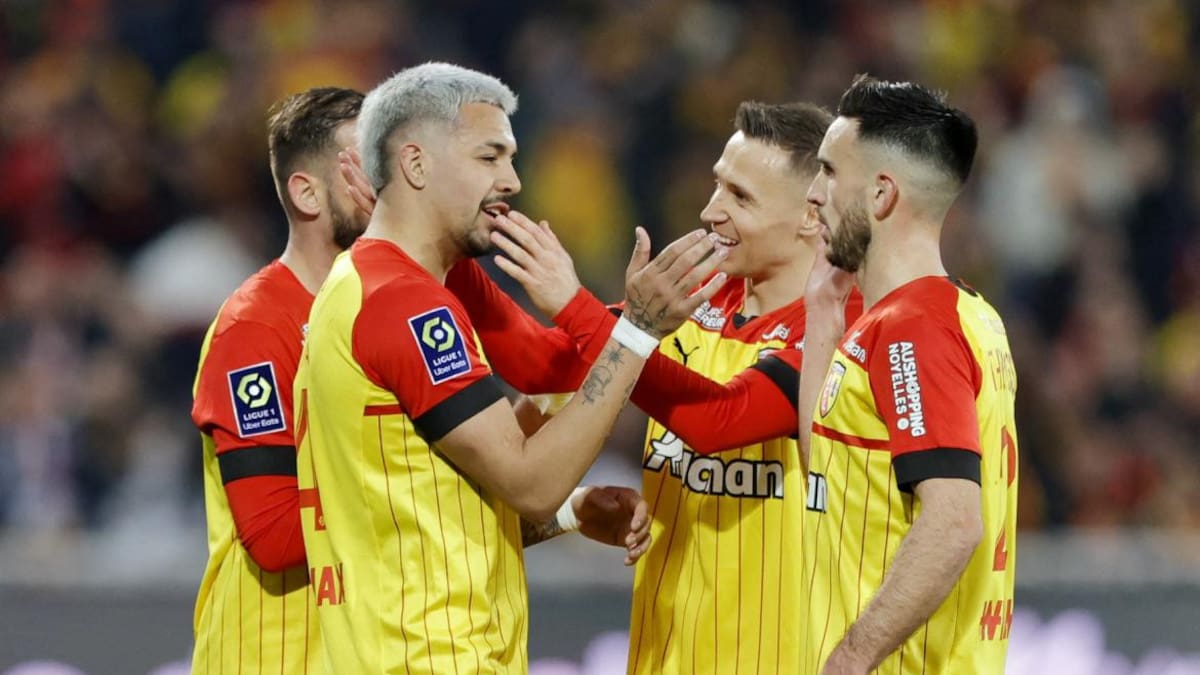 Facundo Medina, Lens vs Estrasburgo, Liga 1. Foto: Reuters