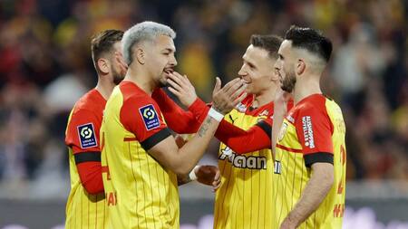 Facundo Medina, Lens vs Estrasburgo, Liga 1. Foto: Reuters