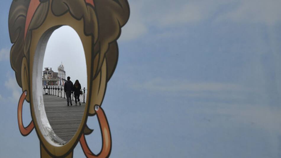 PAREJAS FELICES (REUTERS)