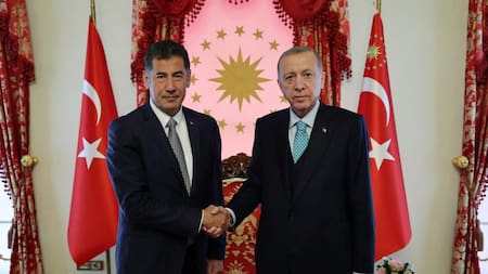 Sinan Ogan y Recep Tayyip Erdogan, Turquía. Foto: Reuters.