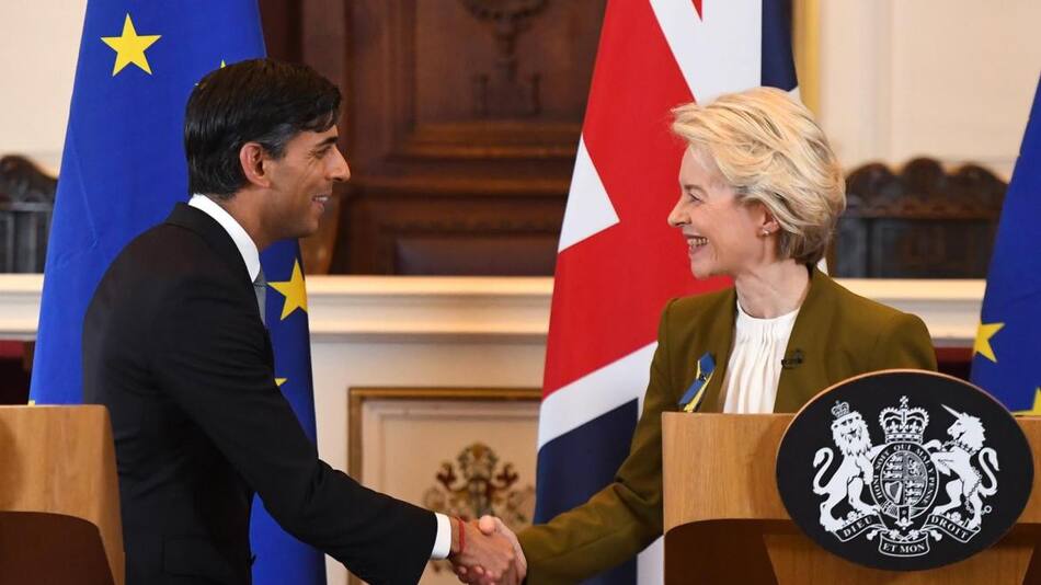 El primer ministro británico y la presidenta de la Comisión Europea llegaron a un acuerdo. Foto EFE.