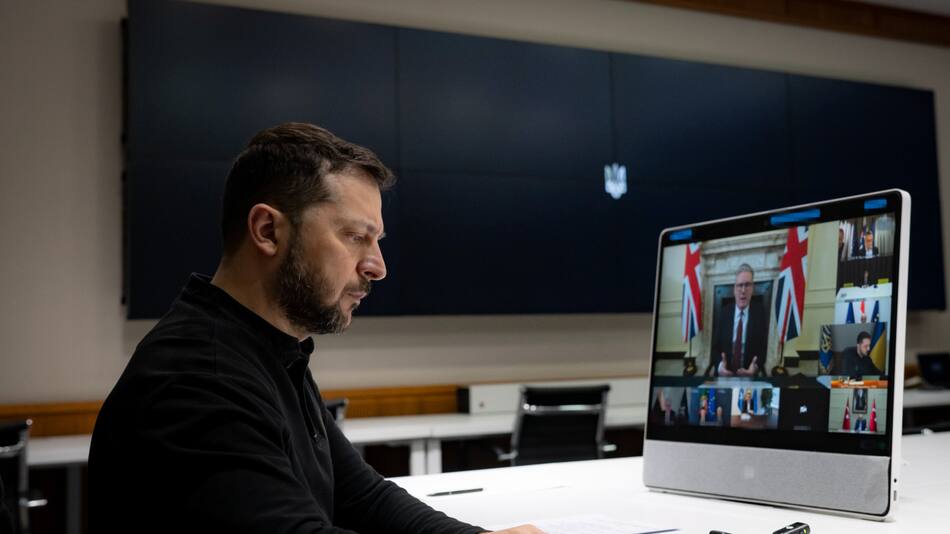 Volodimir Zelenski en la reunión de "Coalición de los Voluntarios". Foto: EFE.