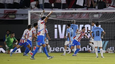 La Paraguay de Gustavo Alfaro le ganó a la Uruguay de Marcelo Bielsa y acaricia la clasificación al Mundial 2026