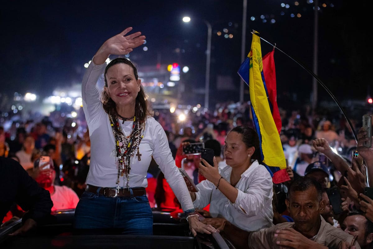 Multitudinario regreso de Machado a Venezuela