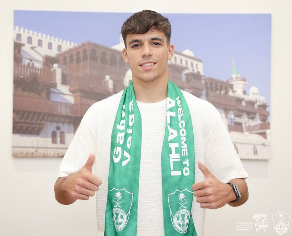 Gabri Veiga, la compra polémica del mercado árabe. Foto: Instagram @alahliclub.sa.