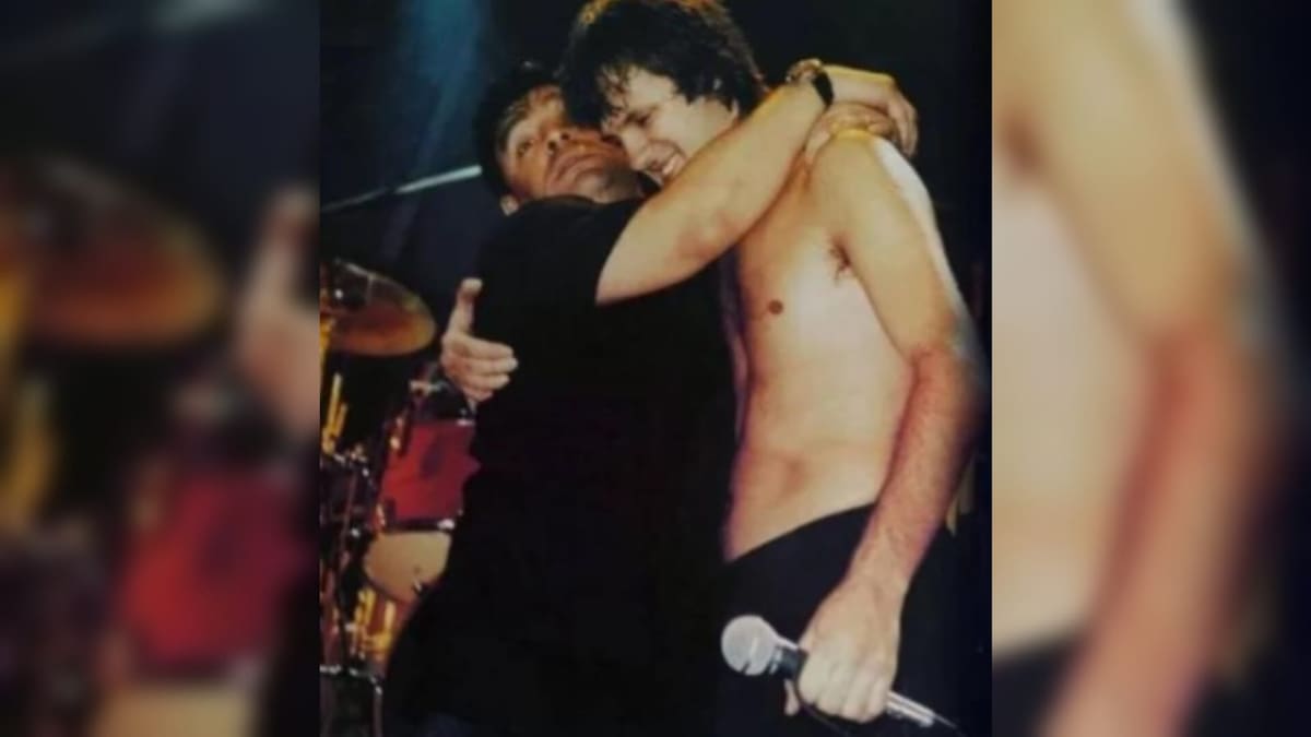 Diego Maradona y Andrés Ciro Martínez en el recital de los piojos en obras 1999