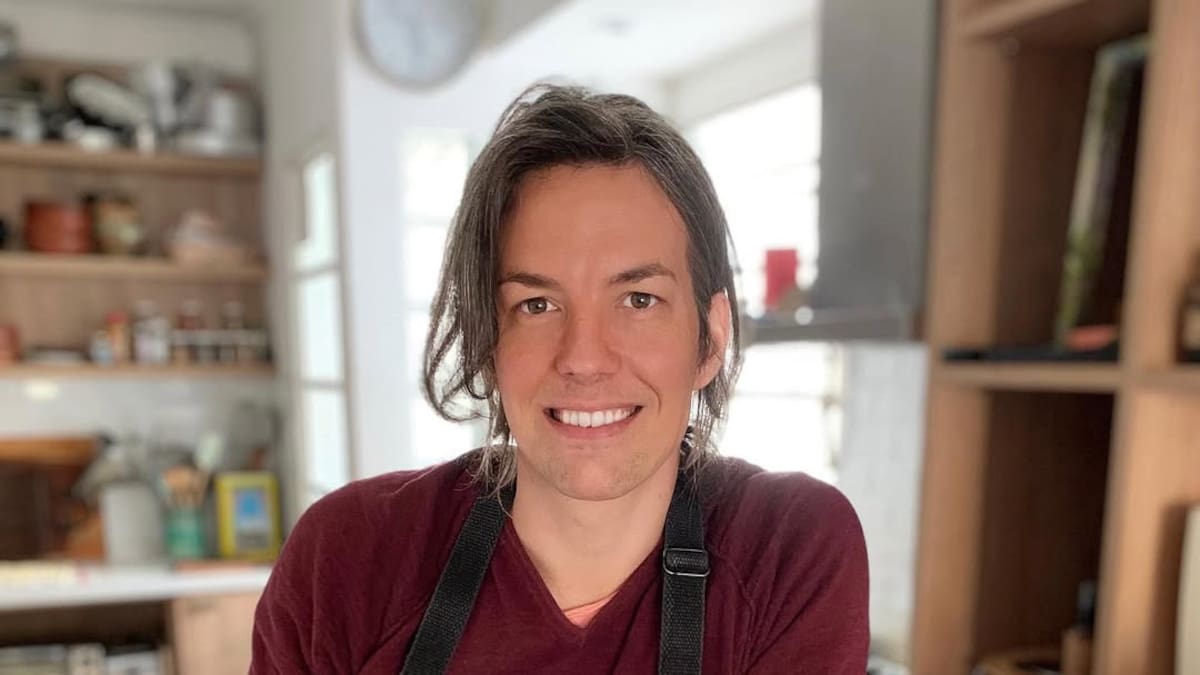 El chef Pedro Lambertini compartió un truco que cambiará todas tus recetas de sopa de este invierno: “Nunca va de la olla al plato”