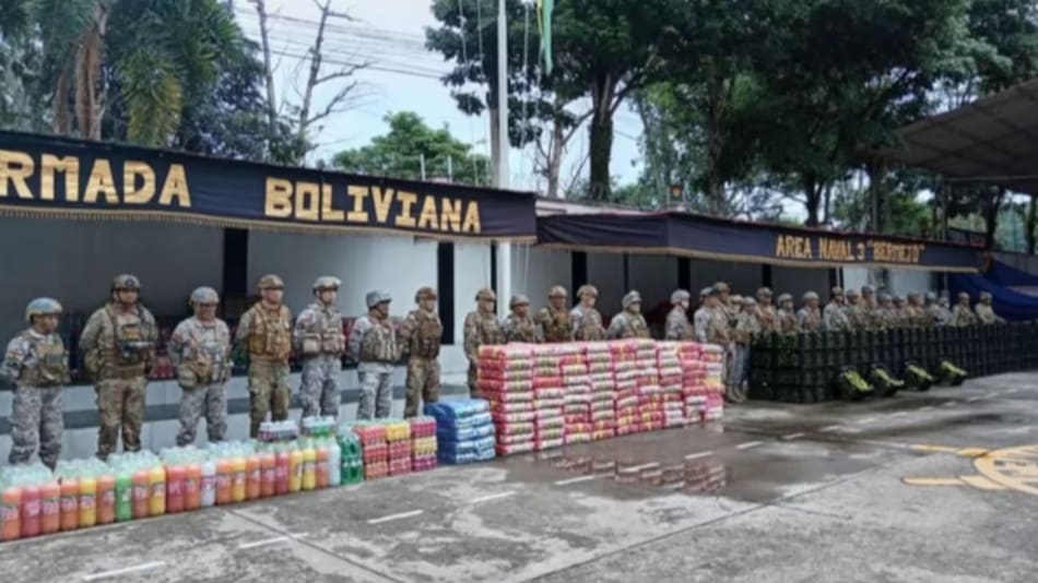 La Armada Boliviana decomisó la mercadería que intentaban cruzar a Salta.